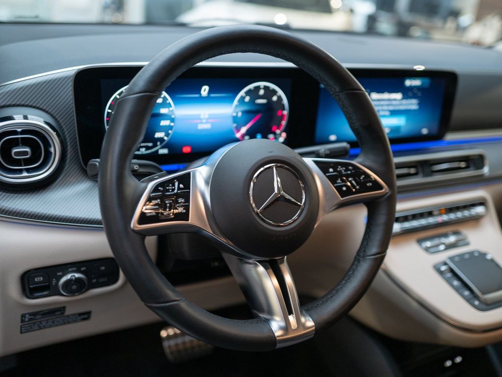 Mercedes-Benz 300 2025