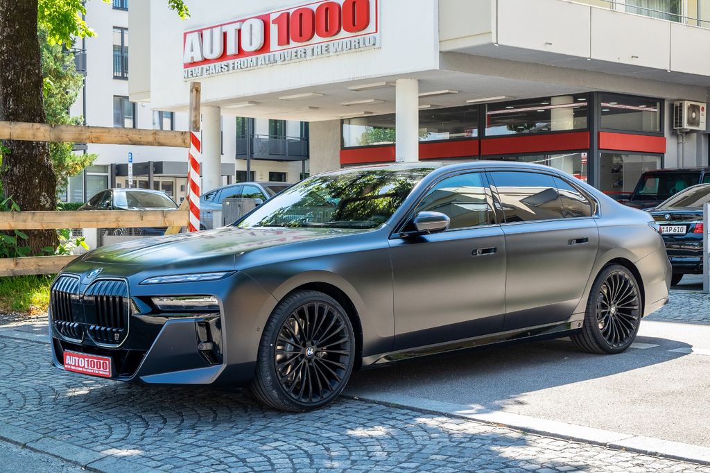 BMW 740 2025