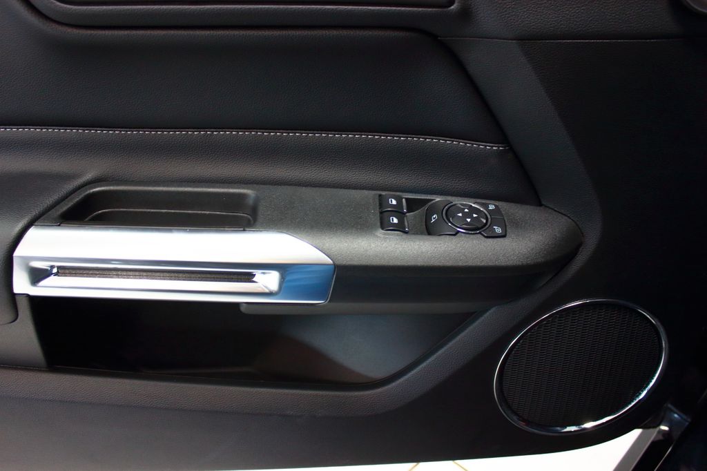 Ford Mustang 2021