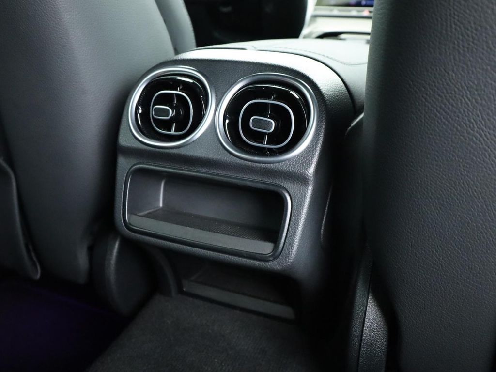 Mercedes-Benz C 300 2025