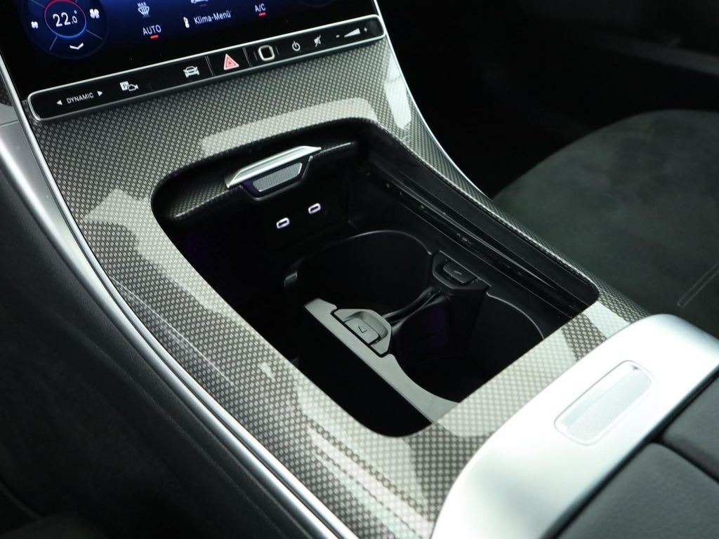 Mercedes-Benz C 300 2025