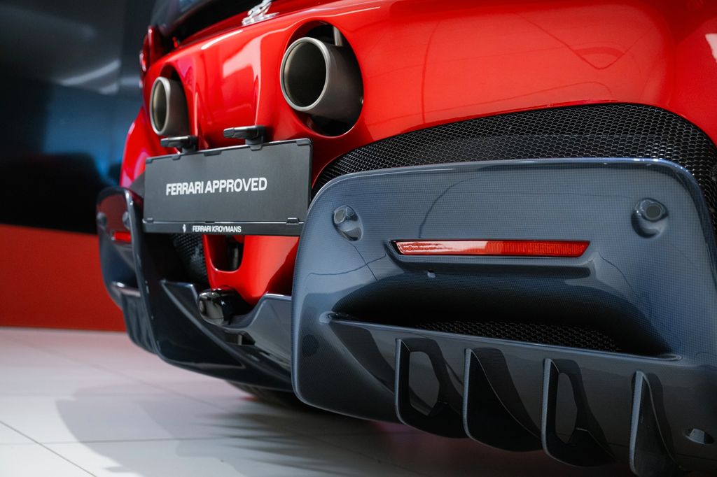 Ferrari SF90 2025