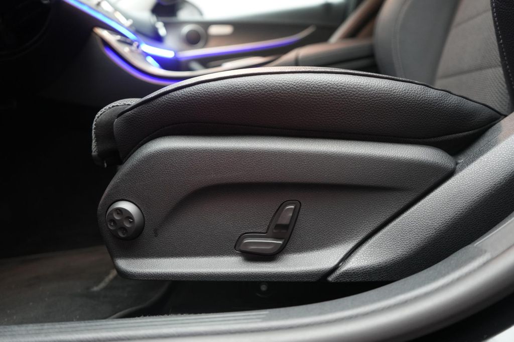 Mercedes-Benz E 300 2021