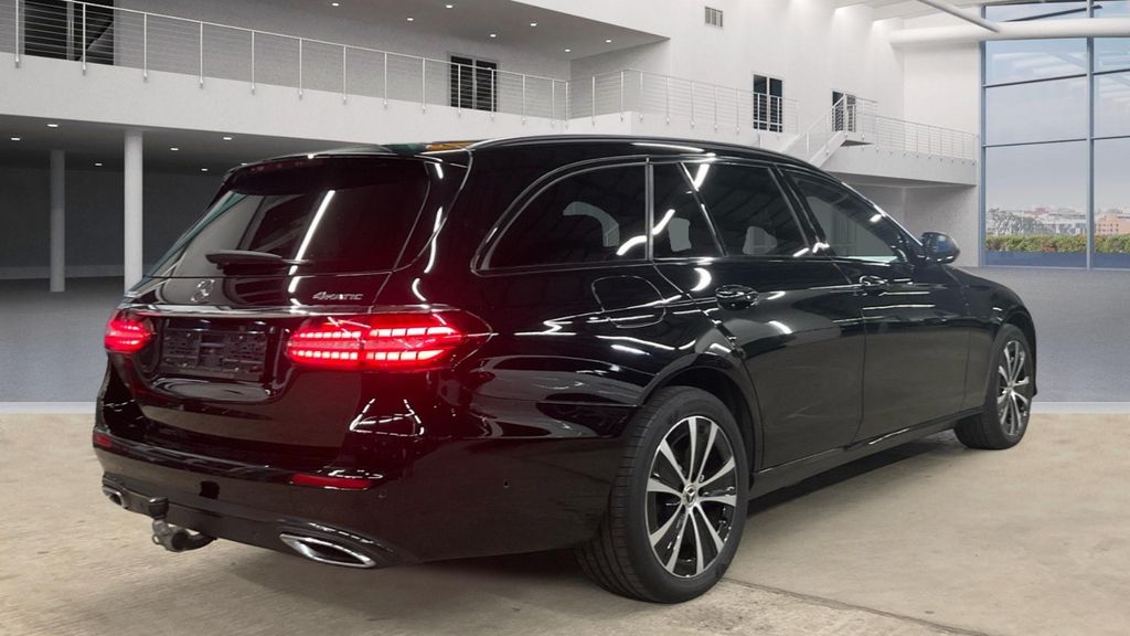 Mercedes-Benz E 300 2022