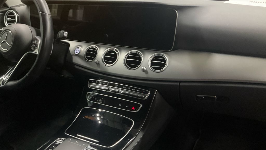 Mercedes-Benz E 300 2022