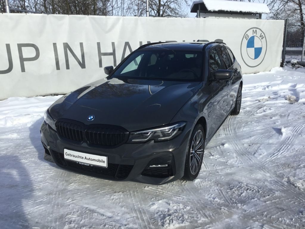BMW 330 2022