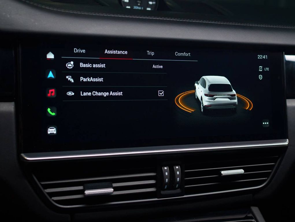 Porsche Cayenne 2022