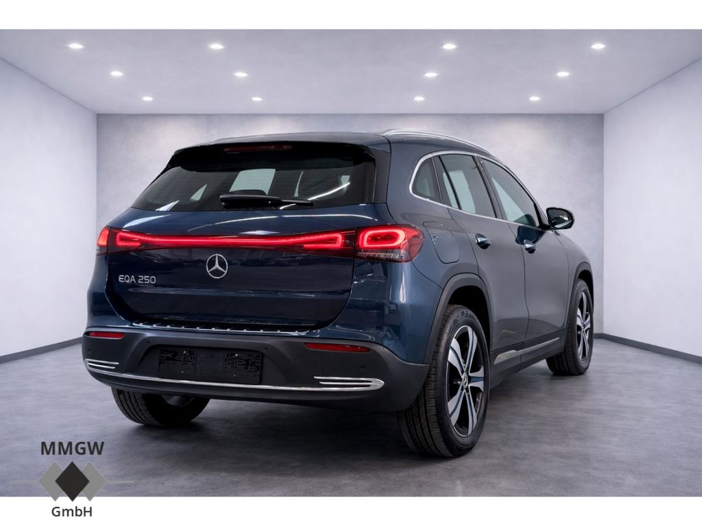 Mercedes-Benz EQA 2021