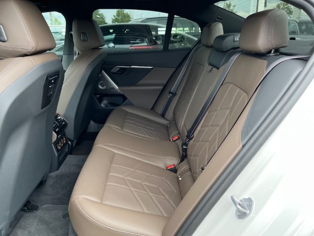 BMW i5 2024