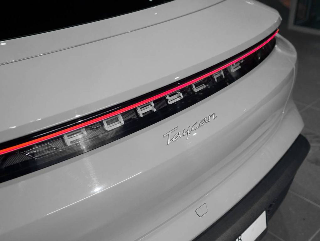 Porsche Taycan 2022