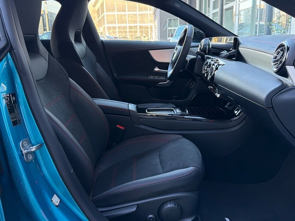 Mercedes-Benz CLA 200 2026