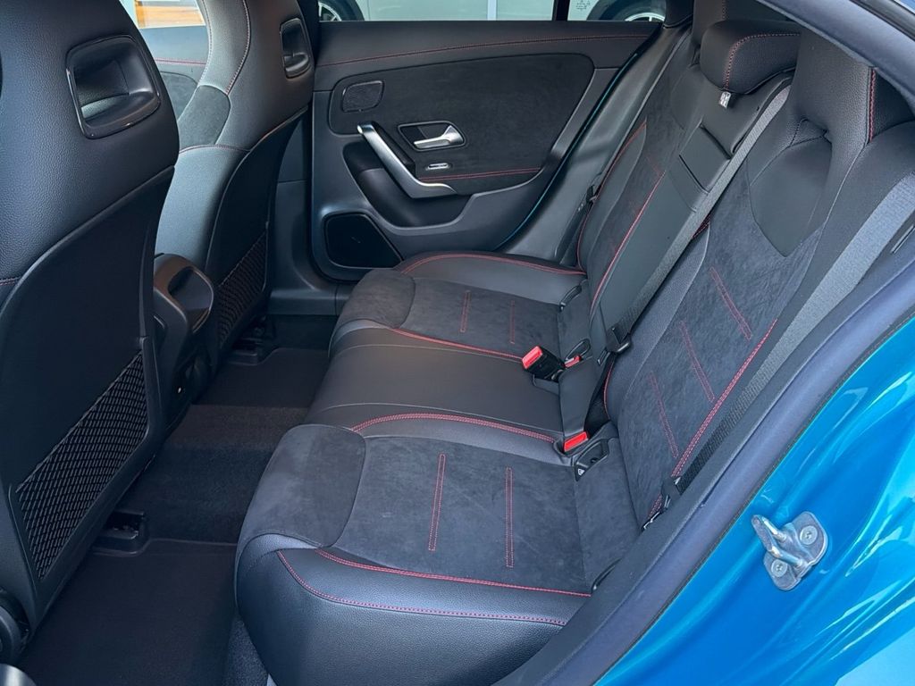 Mercedes-Benz CLA 200 2026