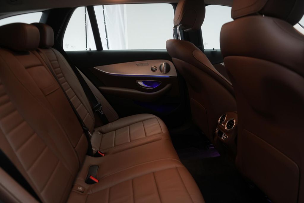 Mercedes-Benz E 300 2023