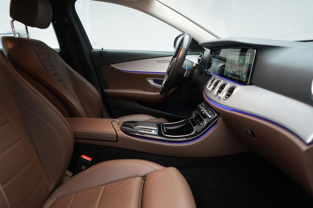 Mercedes-Benz E 300 2023