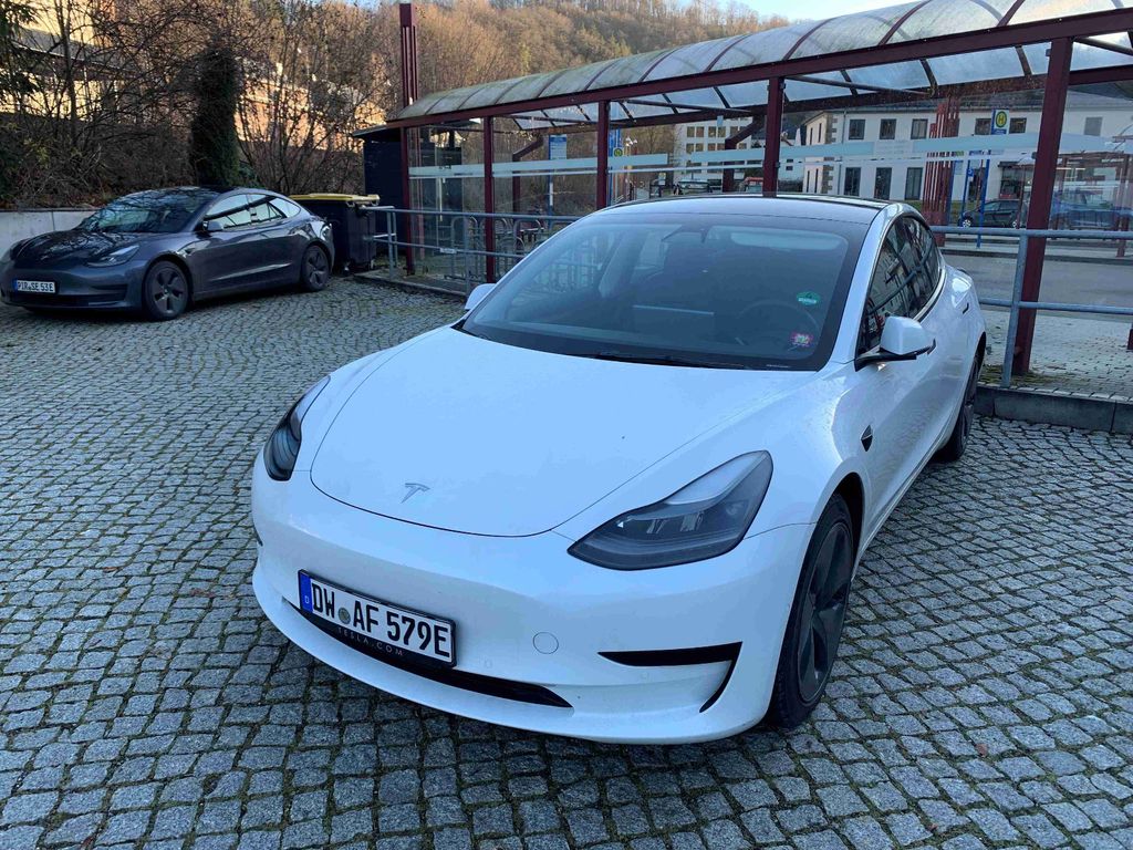 Tesla Model 3 2021