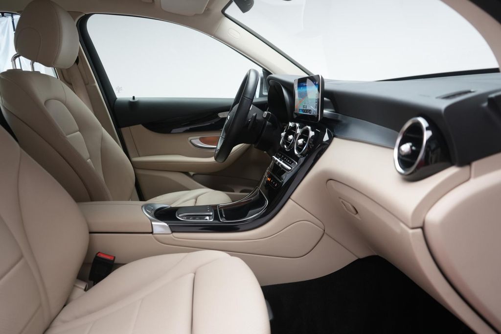 Mercedes-Benz GLC 300 2021