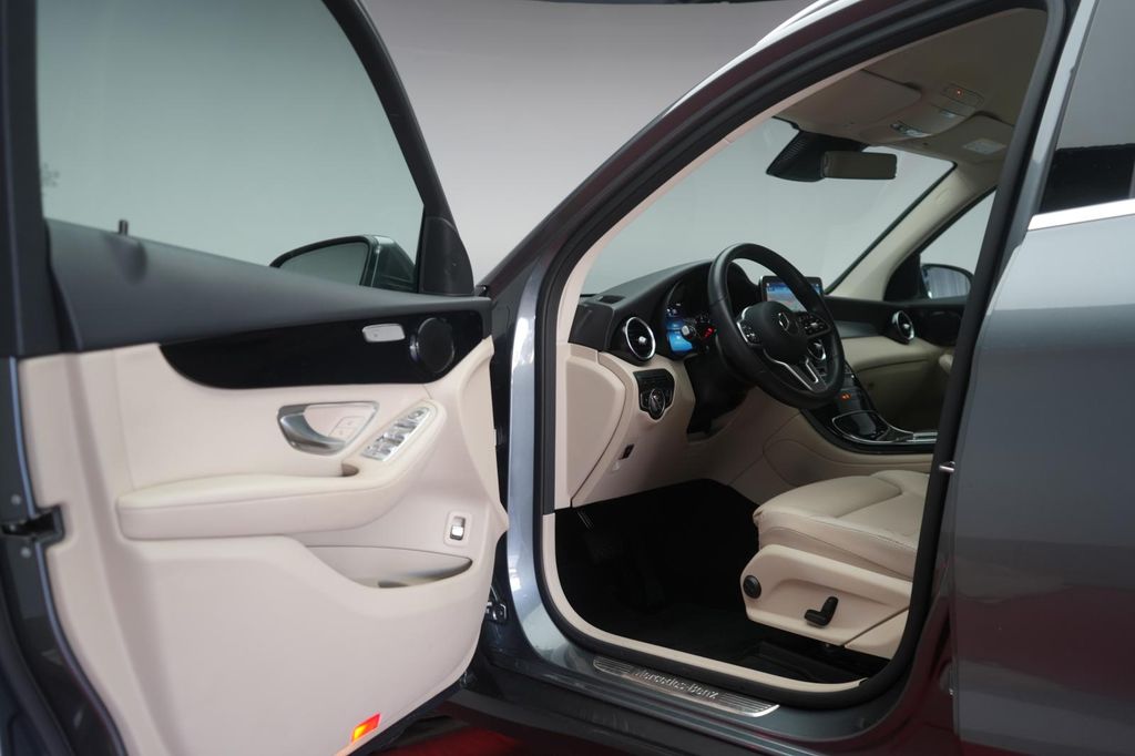 Mercedes-Benz GLC 300 2021