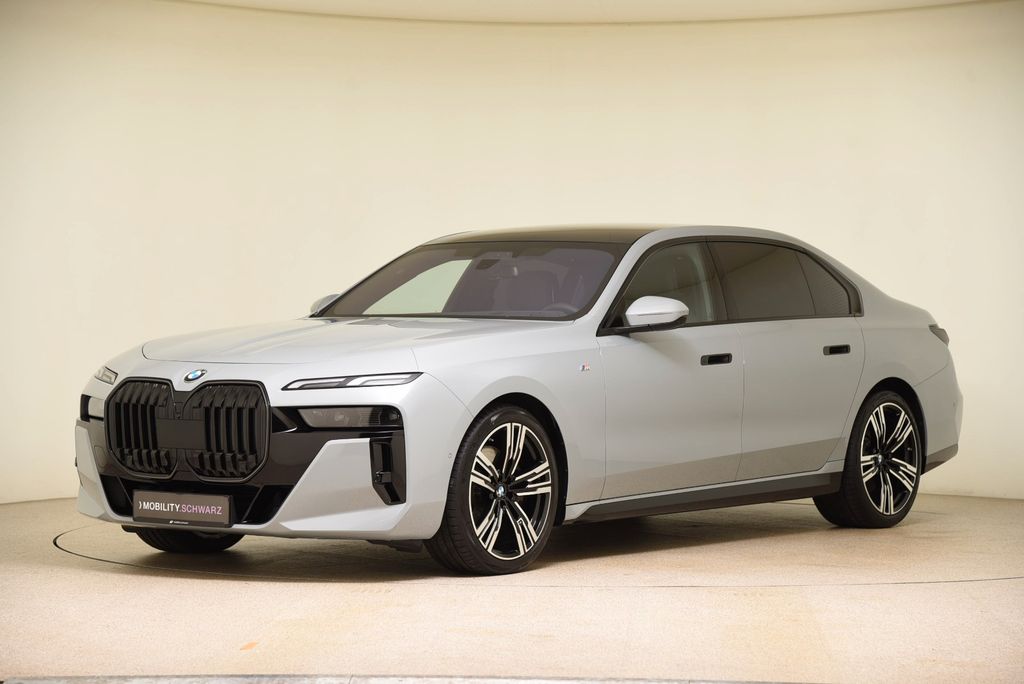 BMW 740 2024