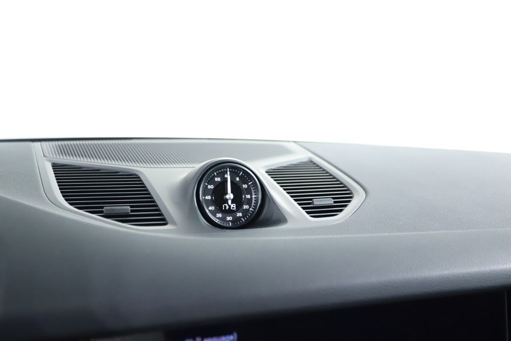 Porsche Cayenne 2025