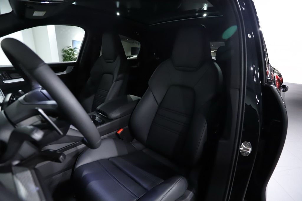 Porsche Cayenne 2025