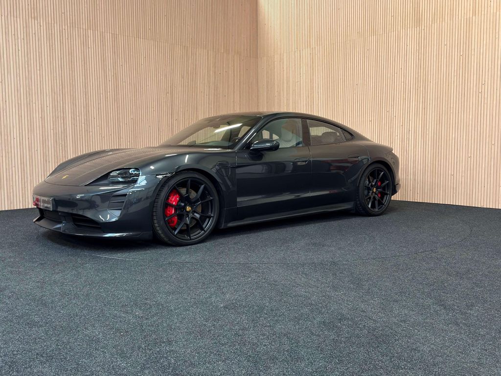 Porsche Taycan 2022