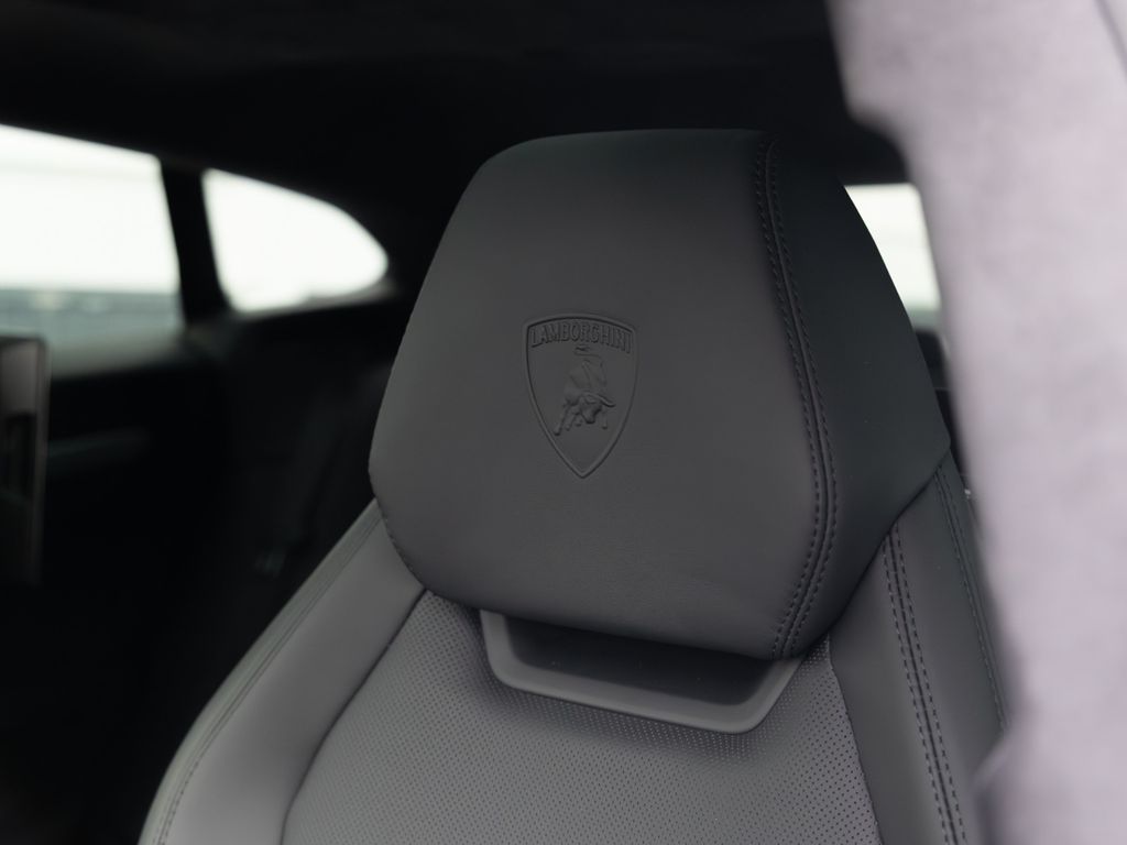 Lamborghini Urus 2025