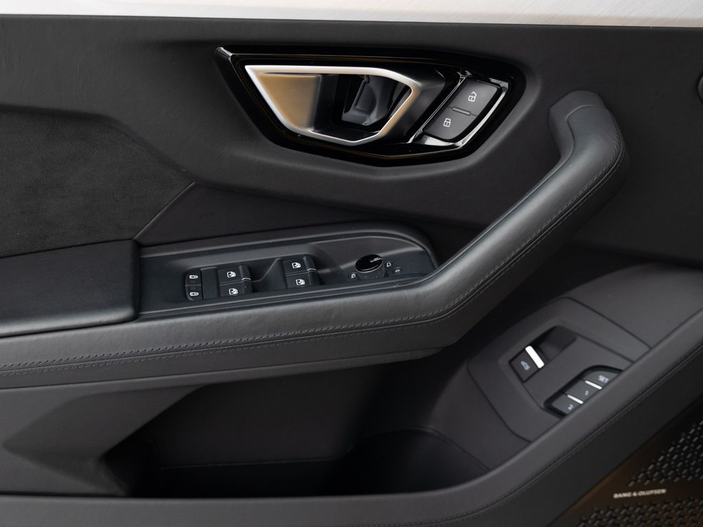 Lamborghini Urus 2025