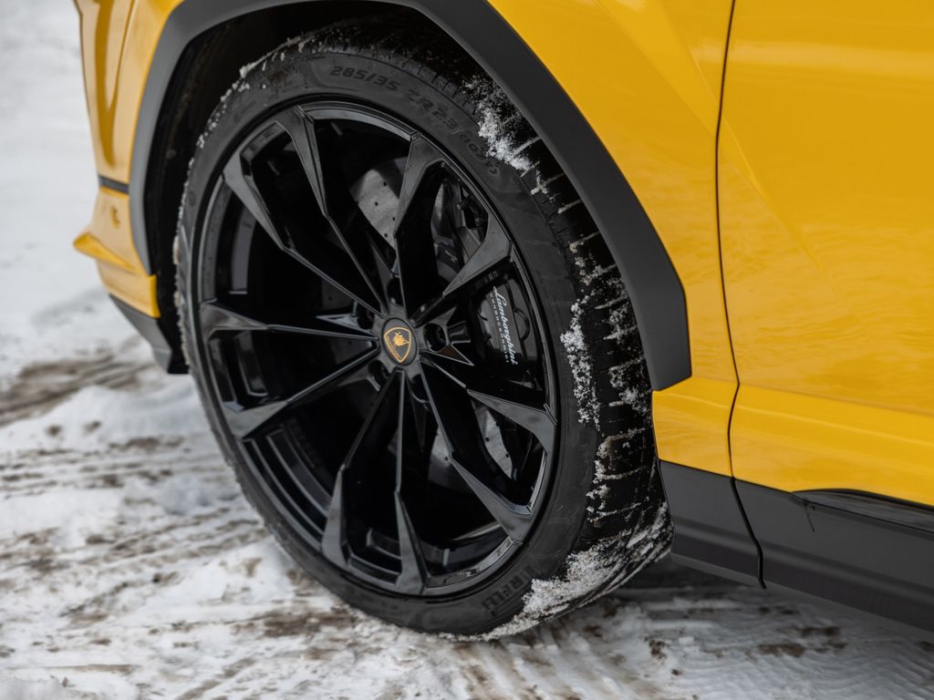 Lamborghini Urus 2025