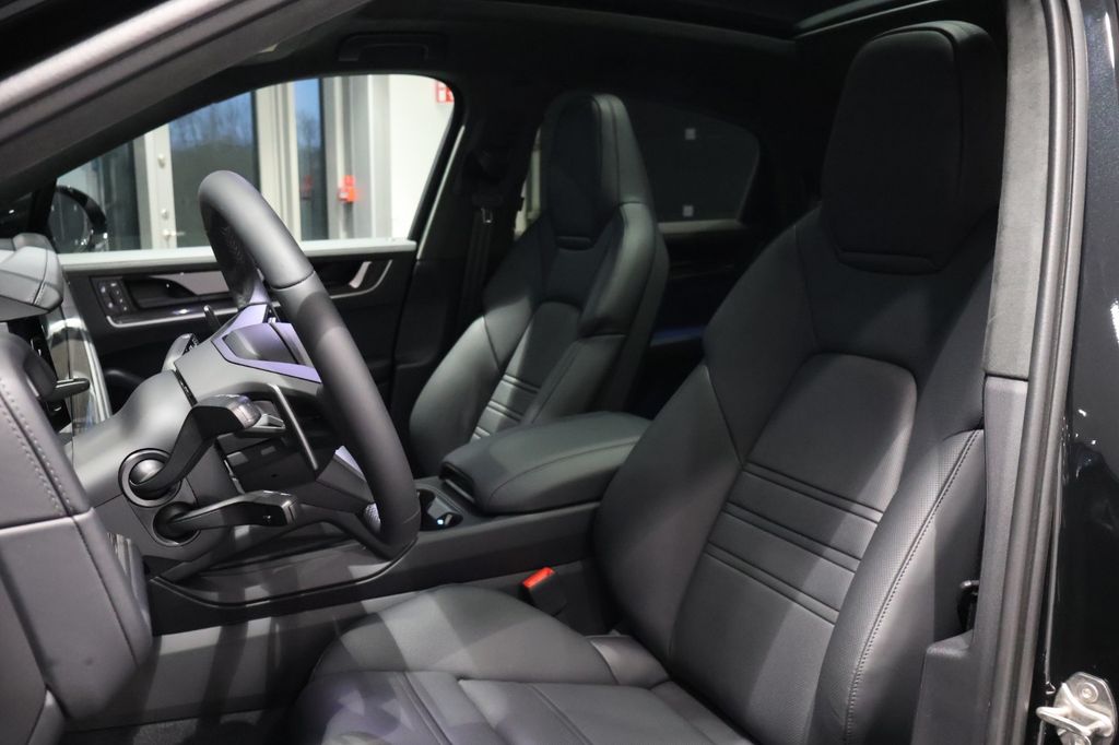 Porsche Cayenne 2025