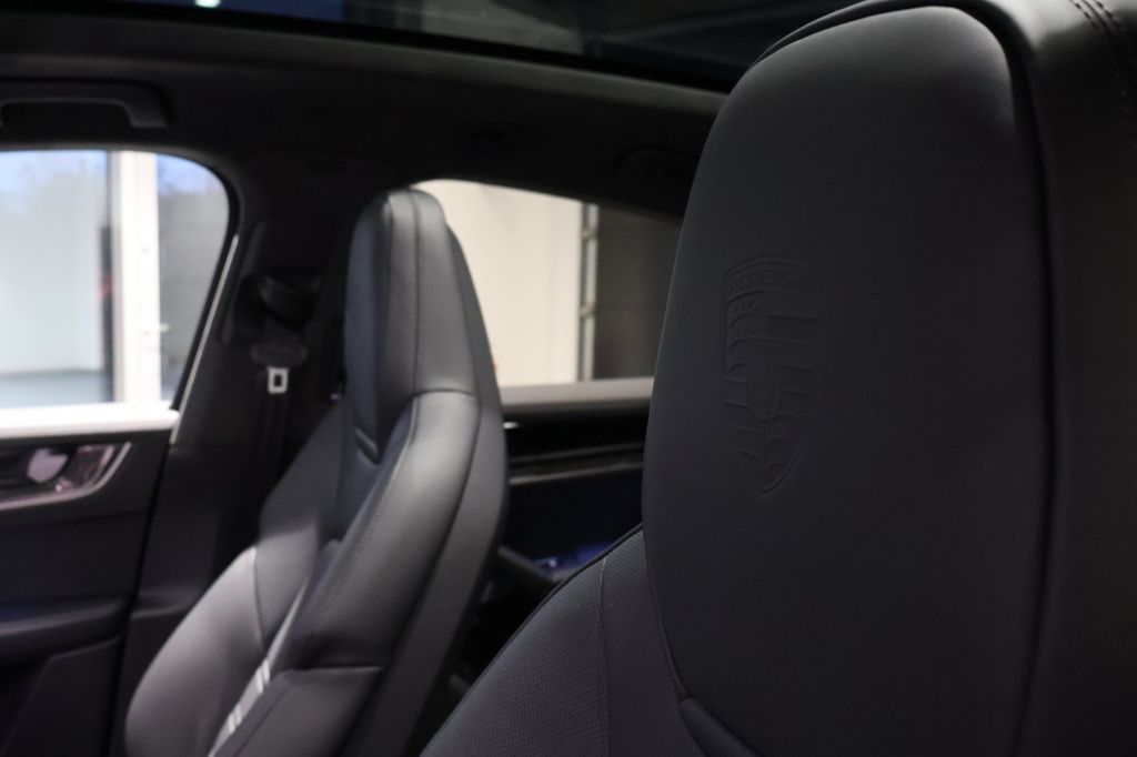 Porsche Cayenne 2025