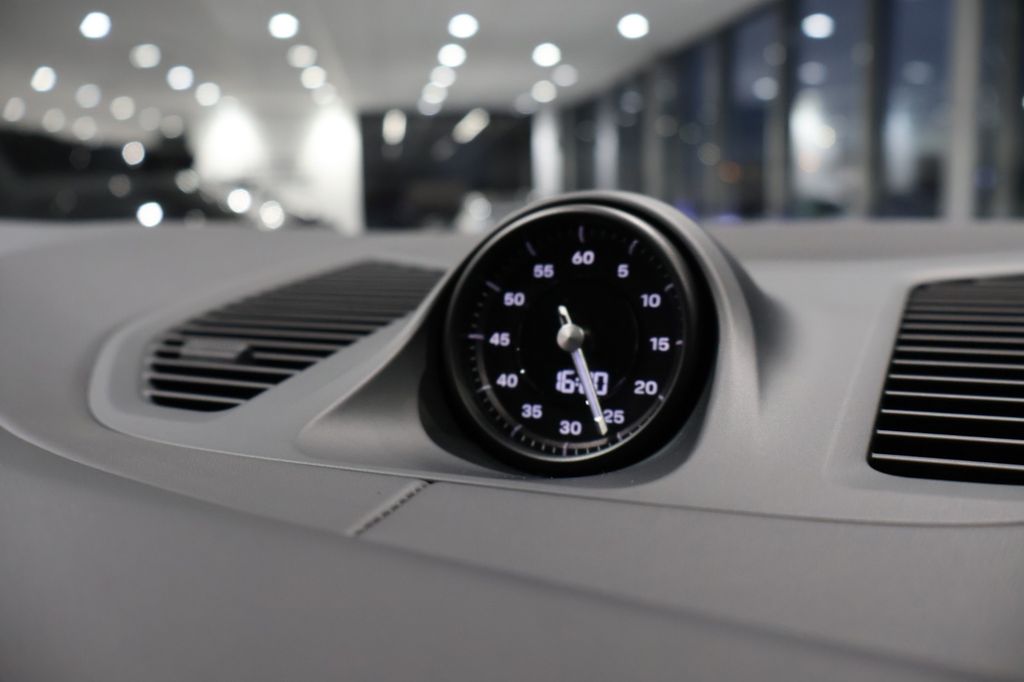 Porsche Cayenne 2025