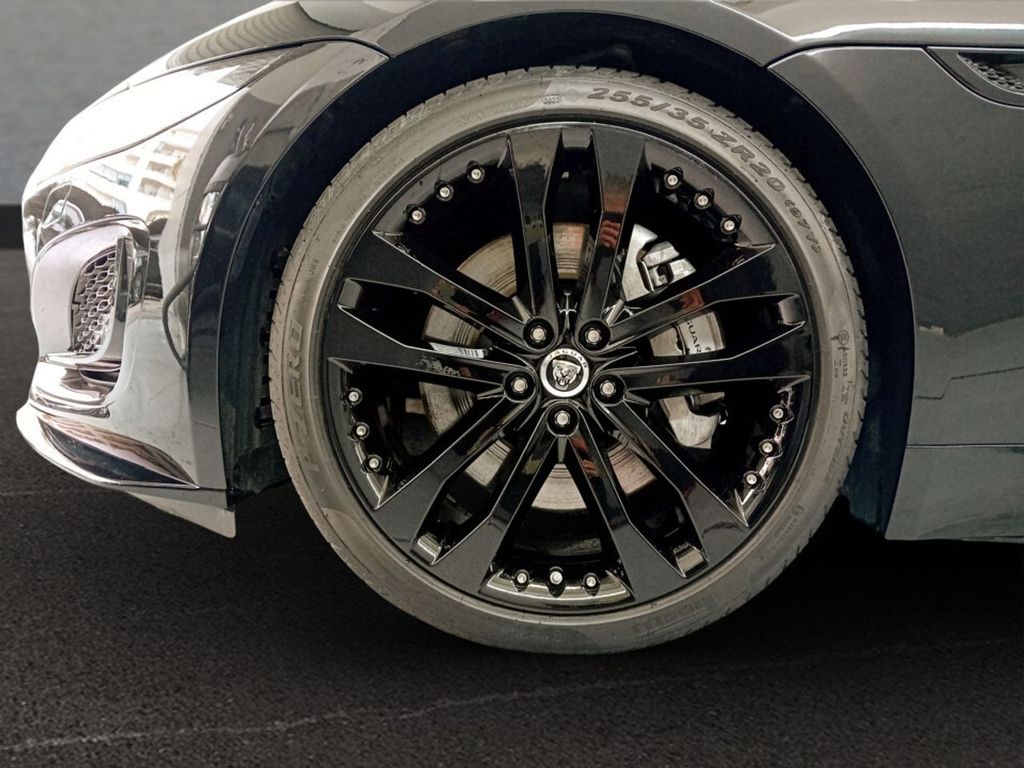 Jaguar F-Type 2024