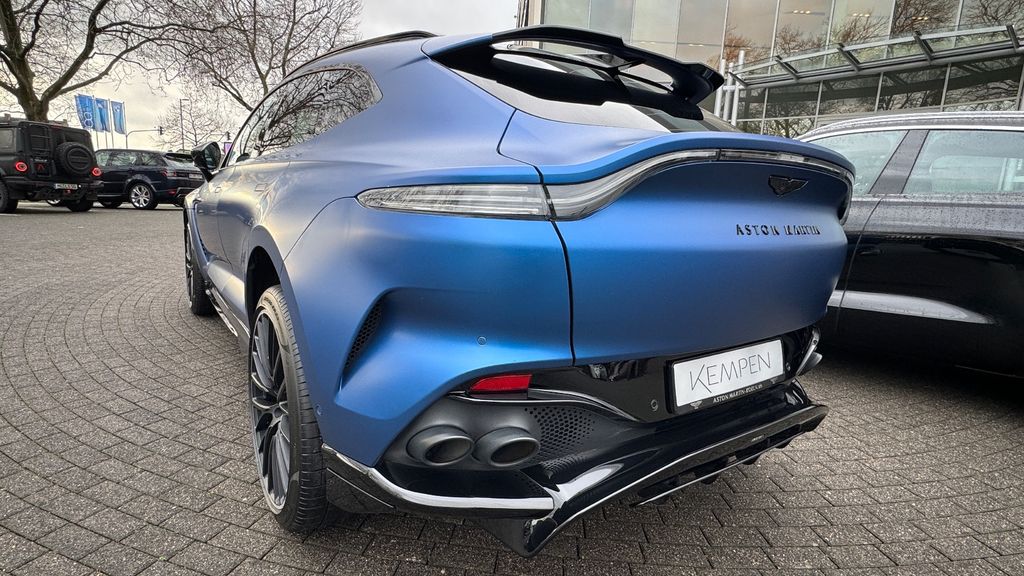 Aston Martin DBX 2023