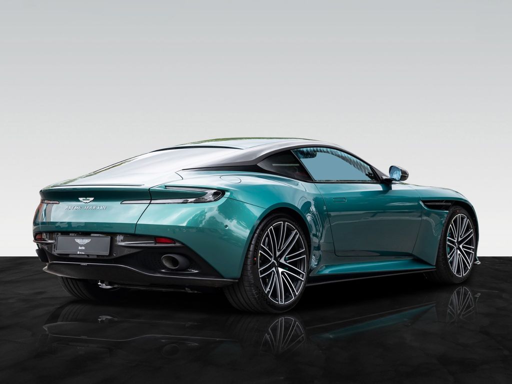 Aston Martin DB12 2025