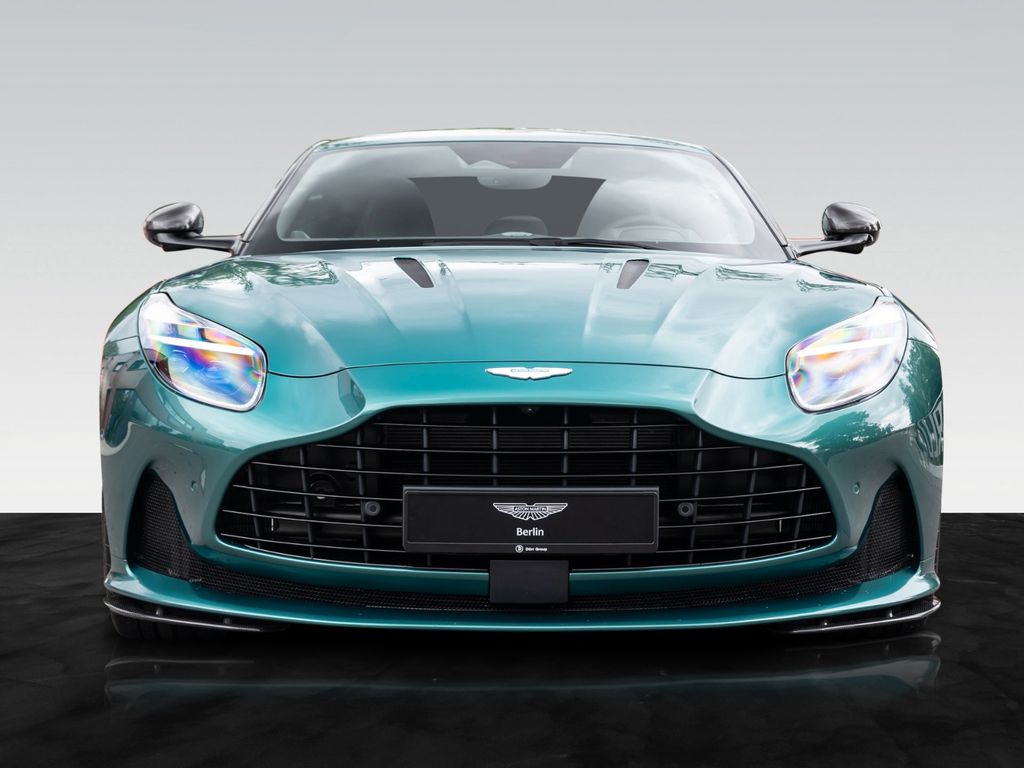 Aston Martin DB12 2025