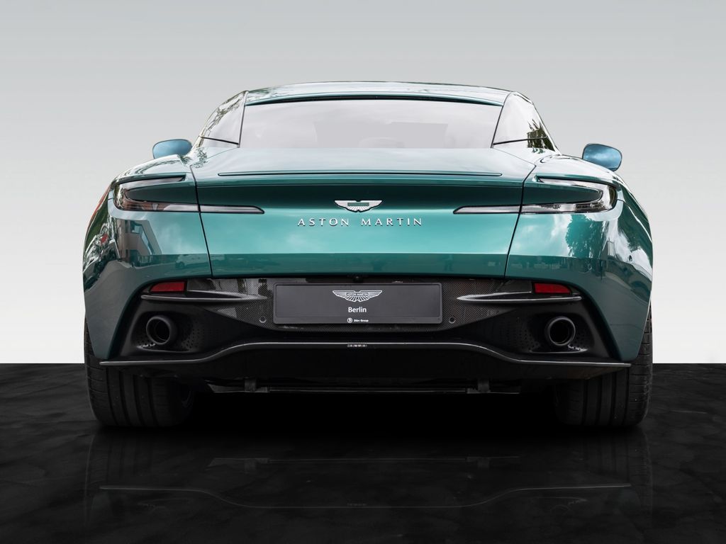 Aston Martin DB12 2025