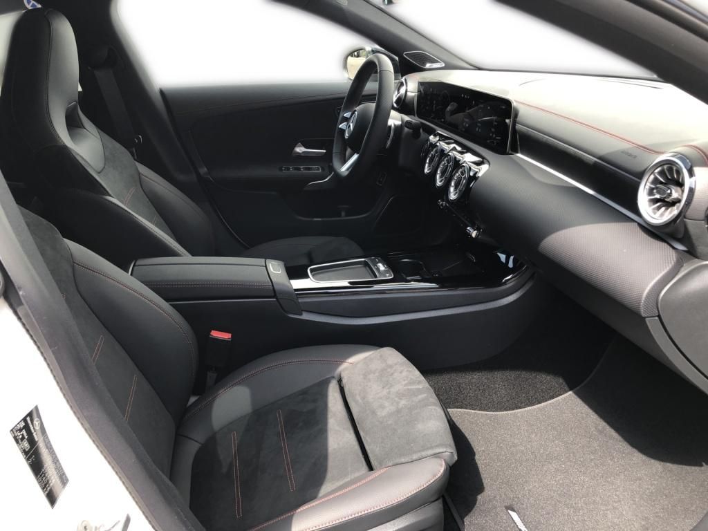 Mercedes-Benz CLA 220 2024