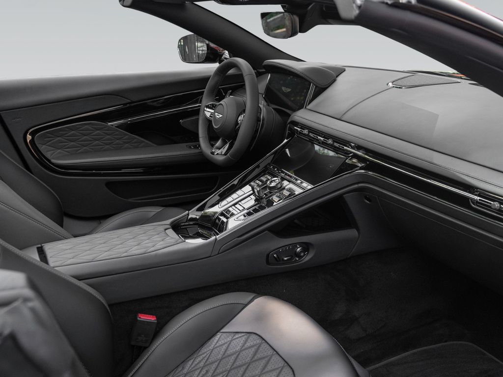 Aston Martin DB12