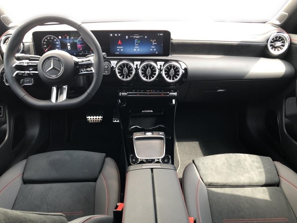 Mercedes-Benz CLA 220 2024
