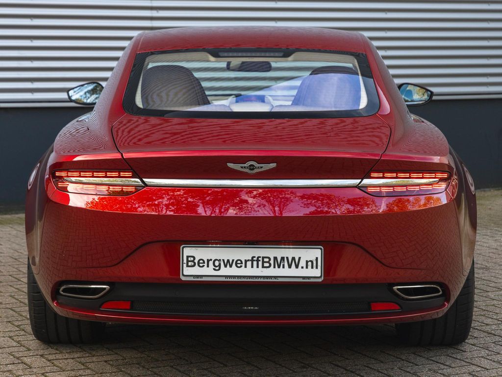 Aston Martin Lagonda 2015