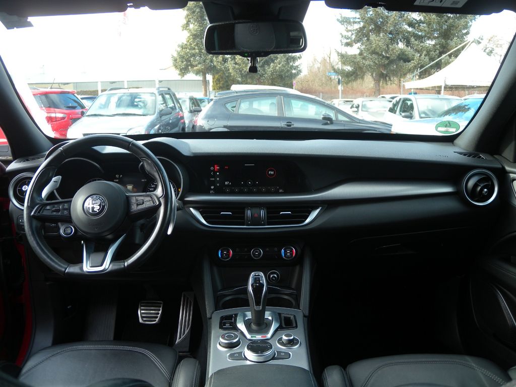 Alfa Romeo Stelvio 2023