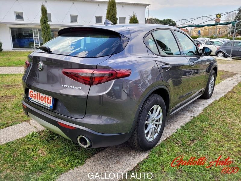 Alfa Romeo Stelvio 2017