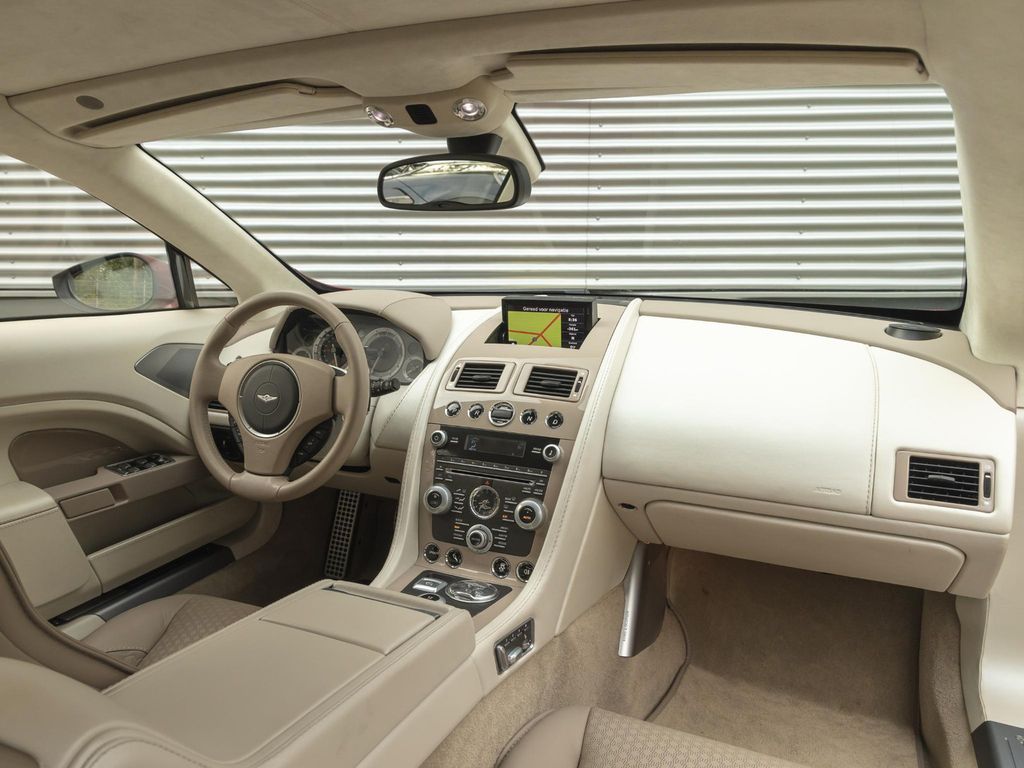 Aston Martin Lagonda 2015