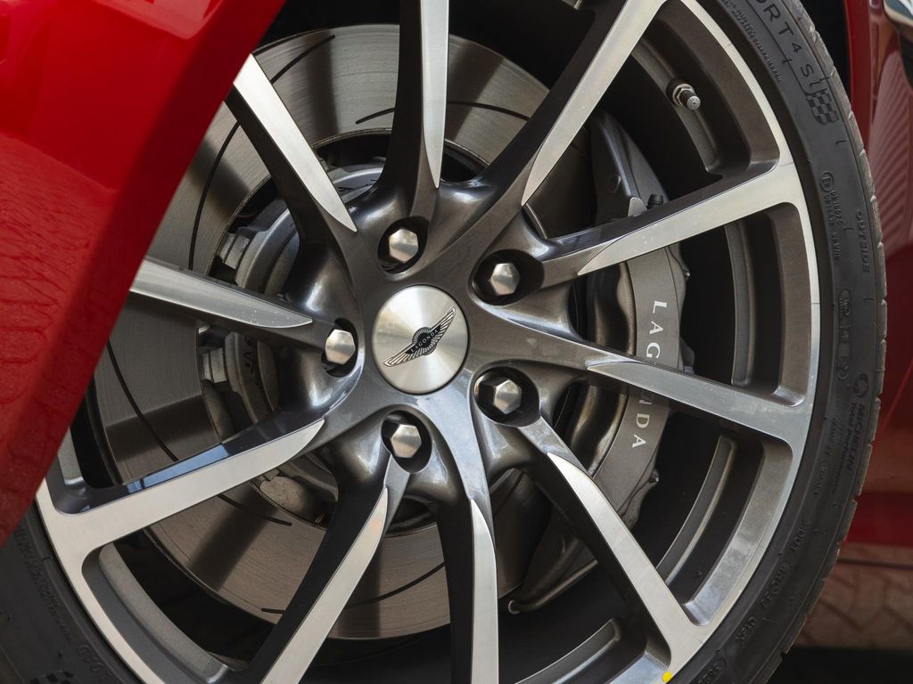 Aston Martin Lagonda 2015