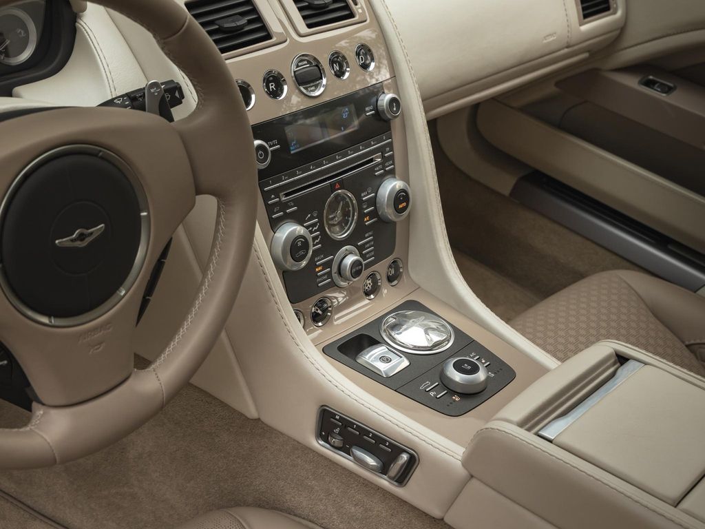 Aston Martin Lagonda 2015