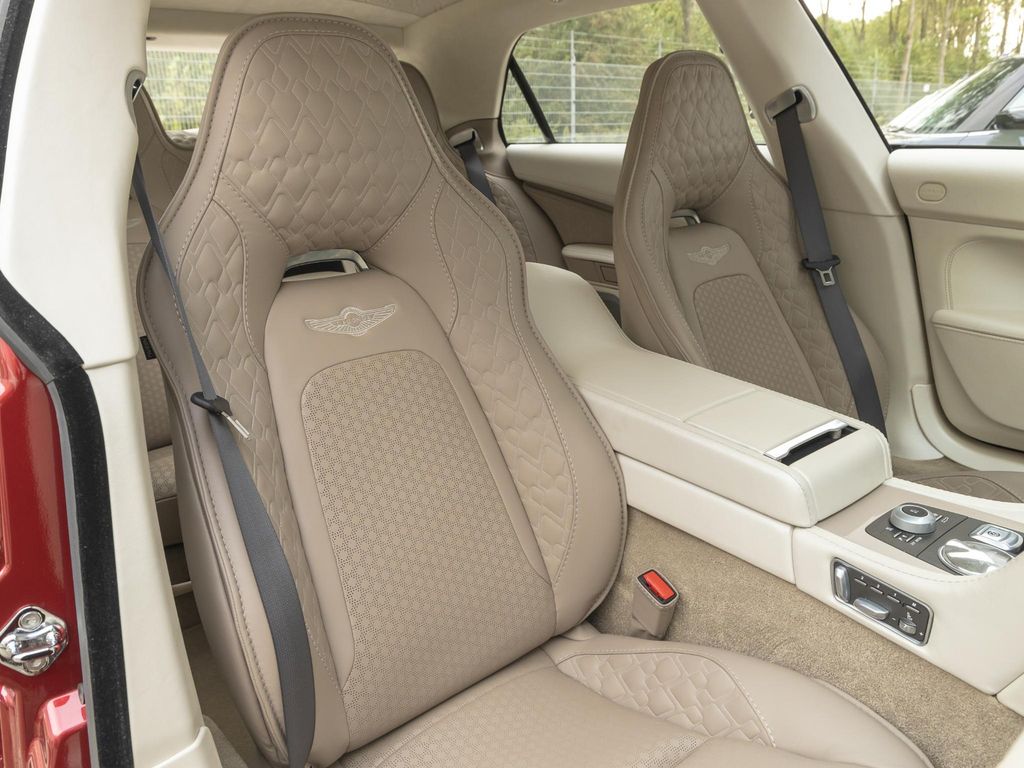 Aston Martin Lagonda 2015