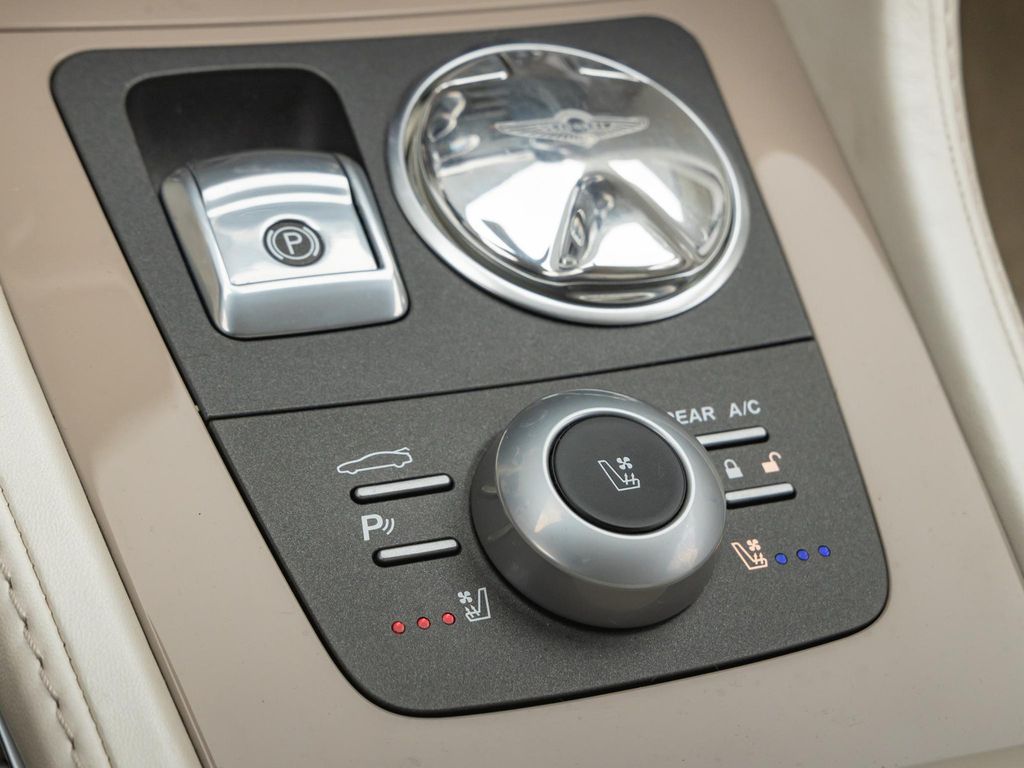 Aston Martin Lagonda 2015