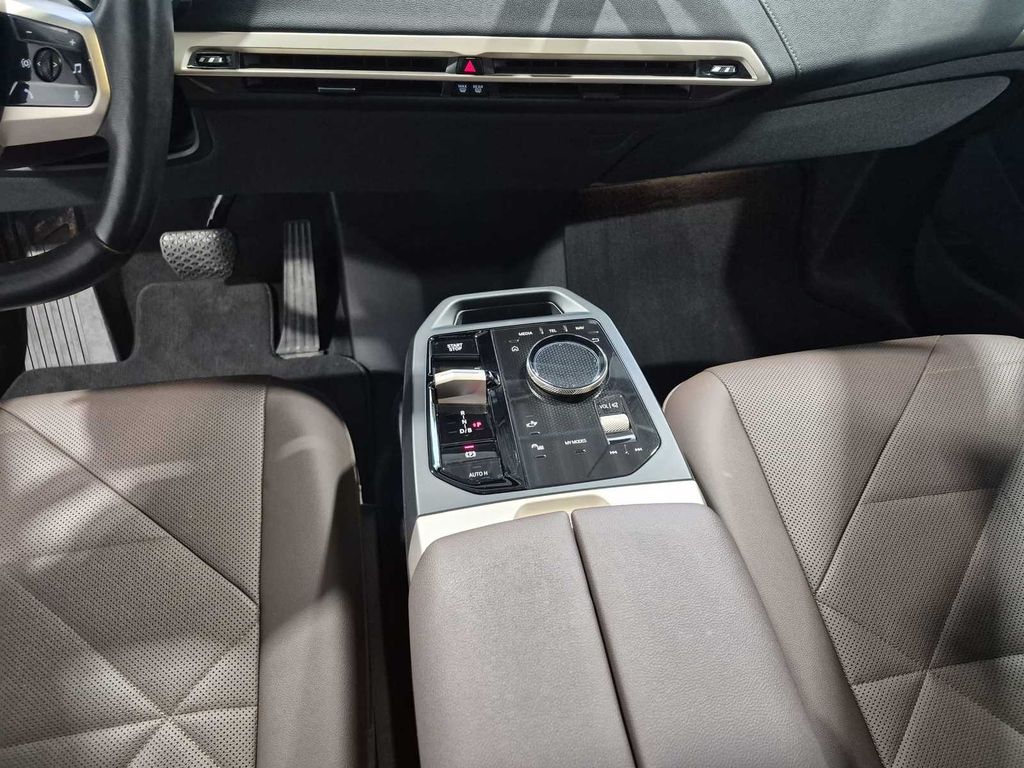 BMW iX 2023