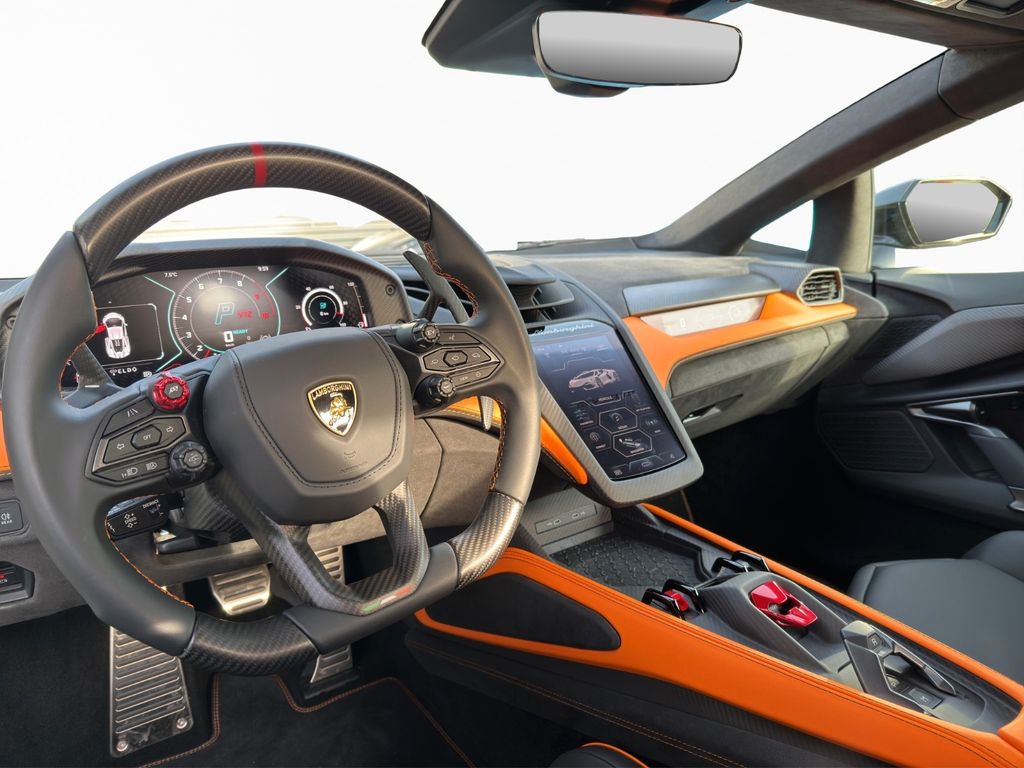 Lamborghini Revuelto 2025