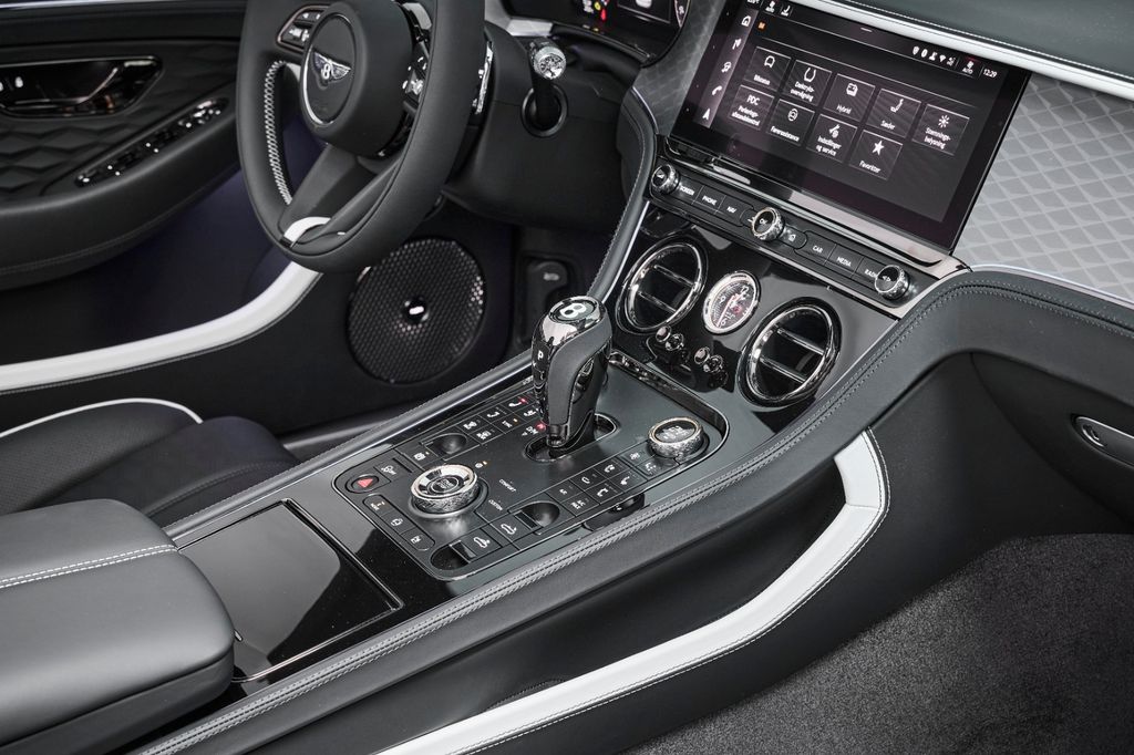 Bentley Continental GTC 2025